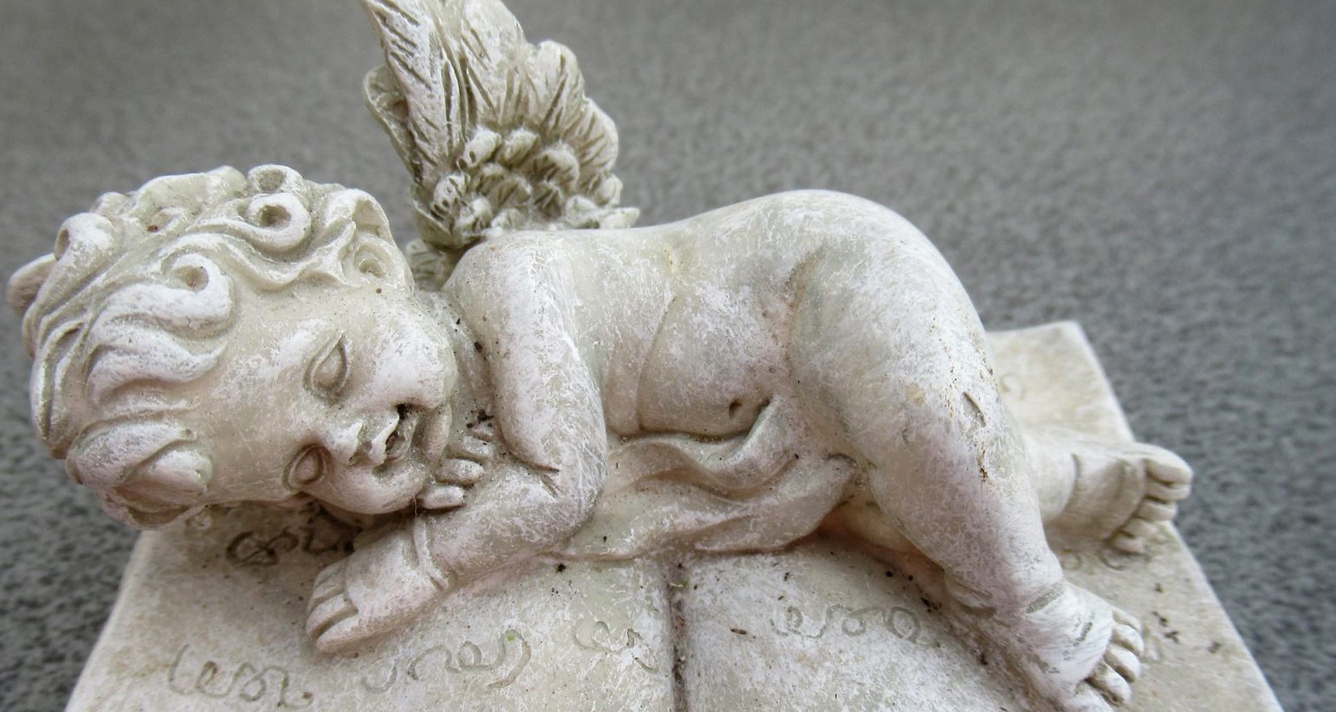 Kleiner Engel Kunstfigur Kleiner Engel Kunstfigur
